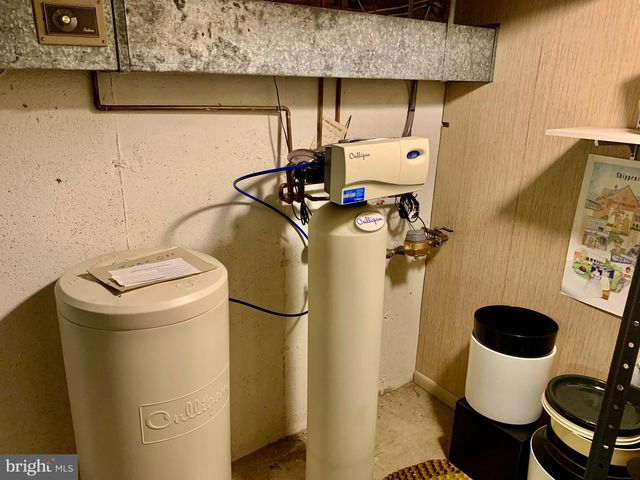 37 DORCHESTER DR, Wyomissing, PA 19610