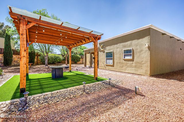 6426 Serrano Drive, Las Cruces, NM 88012