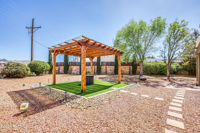 6426 Serrano Drive, Las Cruces, NM 88012