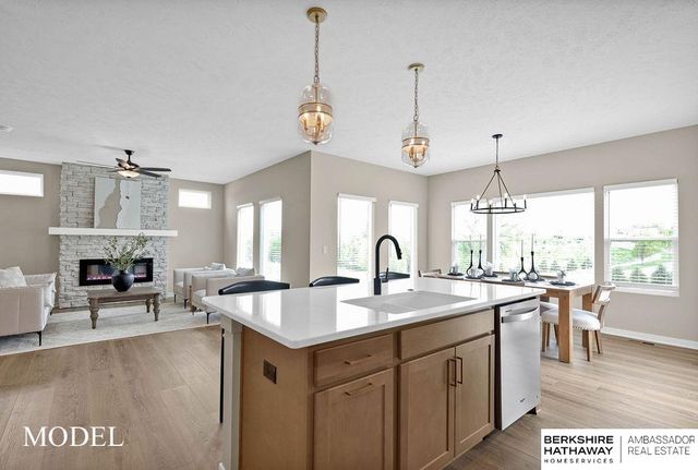 9501 S 183rd Avenue, Omaha, NE 68136