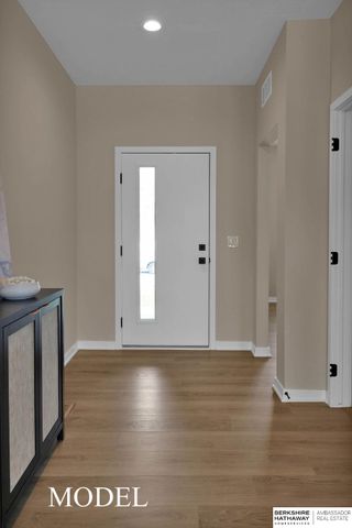 9501 S 183rd Avenue, Omaha, NE 68136