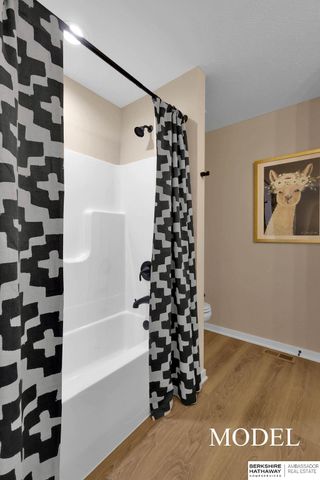 9501 S 183rd Avenue, Omaha, NE 68136