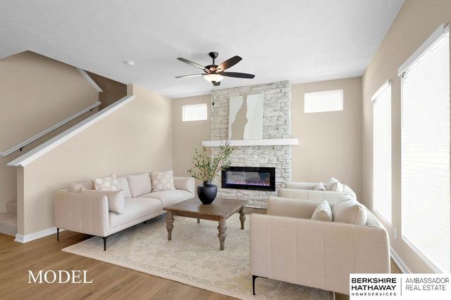 9501 S 183rd Avenue, Omaha, NE 68136