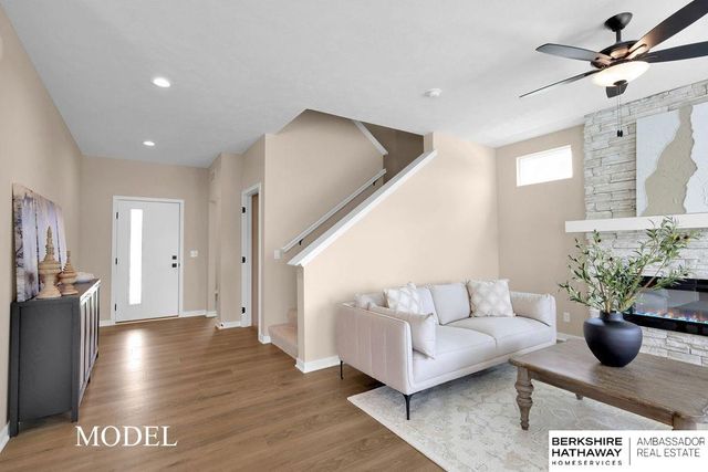 9501 S 183rd Avenue, Omaha, NE 68136