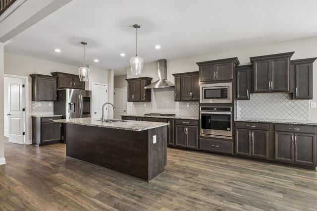 333 Clarabelle Ln, Clarksville, TN 37040