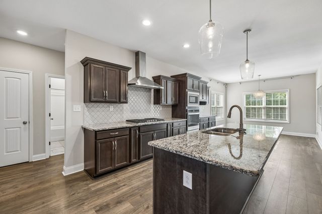 333 Clarabelle Ln, Clarksville, TN 37040
