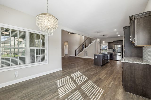 333 Clarabelle Ln, Clarksville, TN 37040