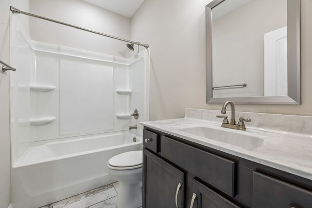 333 Clarabelle Ln, Clarksville, TN 37040