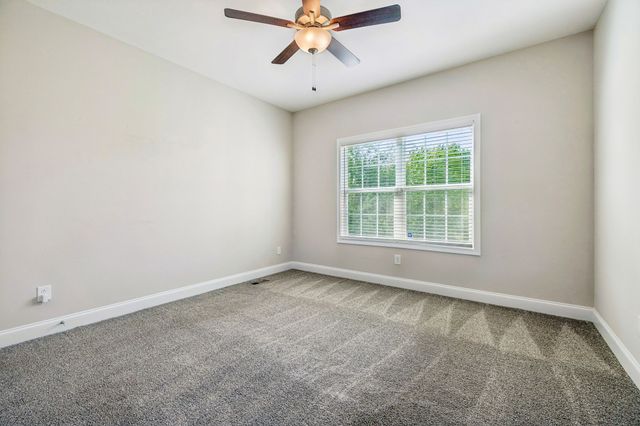 333 Clarabelle Ln, Clarksville, TN 37040