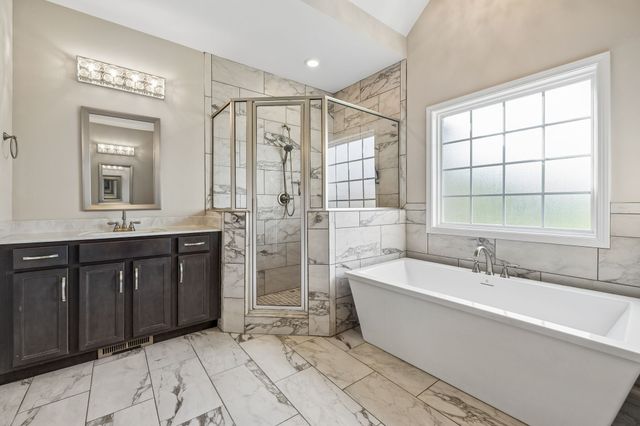 333 Clarabelle Ln, Clarksville, TN 37040
