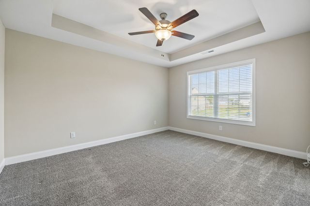 333 Clarabelle Ln, Clarksville, TN 37040