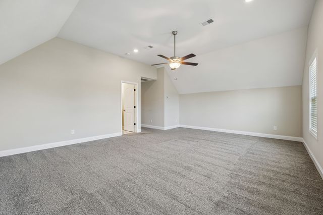 333 Clarabelle Ln, Clarksville, TN 37040