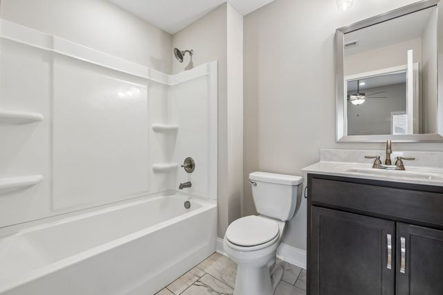 333 Clarabelle Ln, Clarksville, TN 37040
