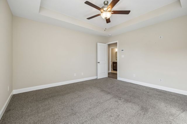 333 Clarabelle Ln, Clarksville, TN 37040