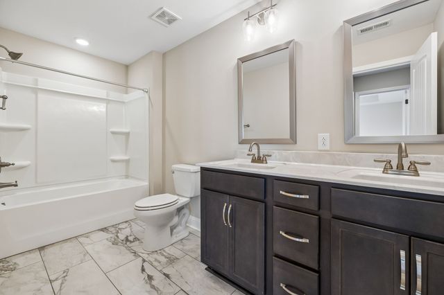 333 Clarabelle Ln, Clarksville, TN 37040