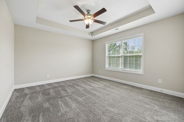 333 Clarabelle Ln, Clarksville, TN 37040