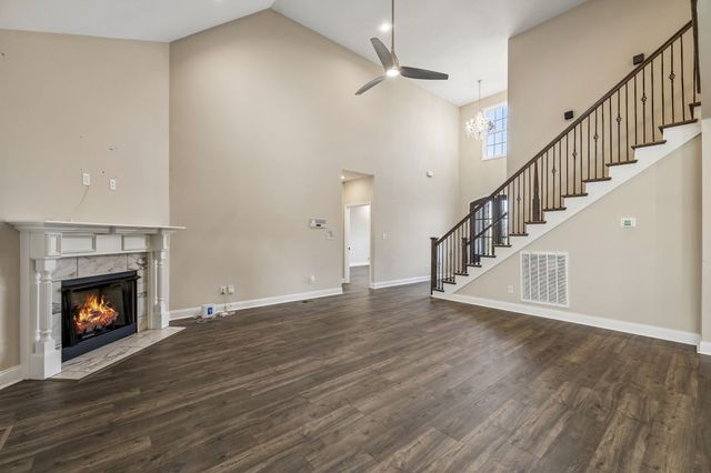 333 Clarabelle Ln, Clarksville, TN 37040