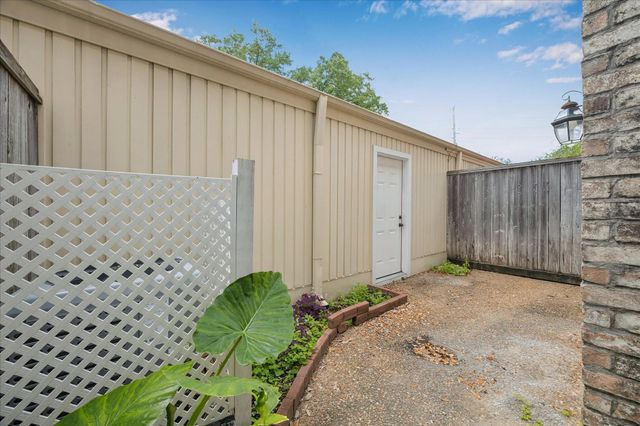 608 Augusta Drive 608, Houston, TX 77057