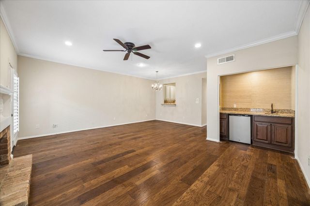 608 Augusta Drive 608, Houston, TX 77057