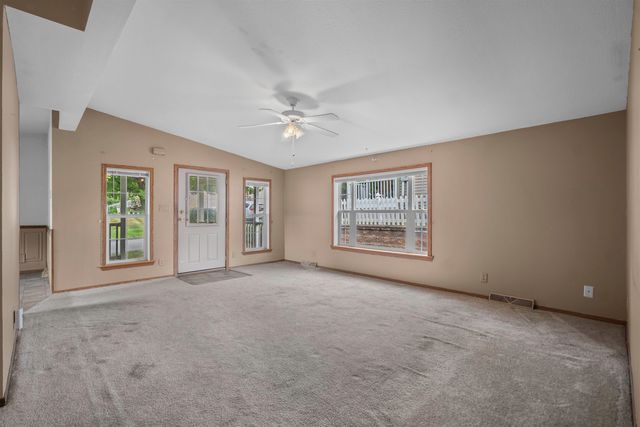 17 Heritage Way, Manchester, NH 03104