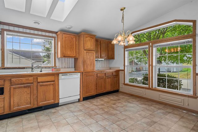 17 Heritage Way, Manchester, NH 03104
