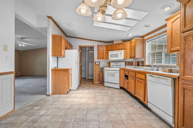 17 Heritage Way, Manchester, NH 03104