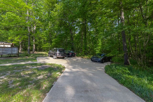 573 Ross Hollow Road, Ringgold, GA 30736