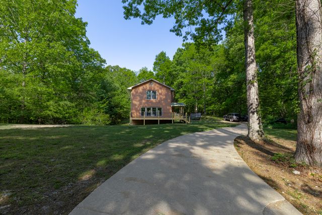 573 Ross Hollow Road, Ringgold, GA 30736