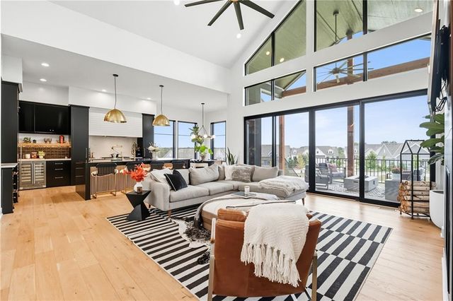 17420 Crystal Street, Overland Park, KS 66221