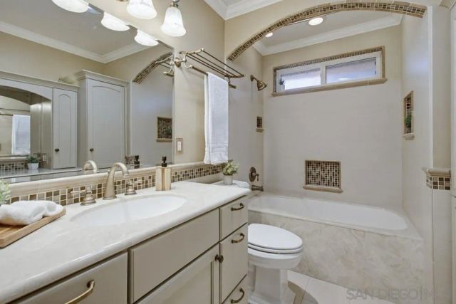 11385 Paseo Albacete, San Diego, CA 92129