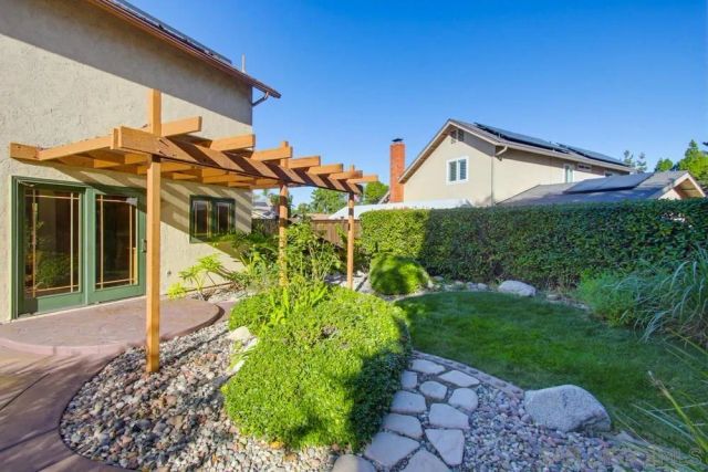 11385 Paseo Albacete, San Diego, CA 92129