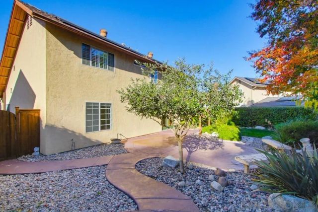 11385 Paseo Albacete, San Diego, CA 92129