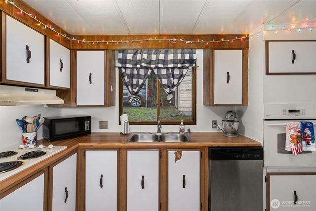 4692 Sherman Heights Road, Bremerton, WA 98312