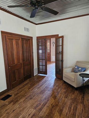 3814 Pawnee Court, Granbury, TX 76048