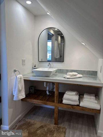 45 HANSEN AVE, Hamilton, NJ 08610