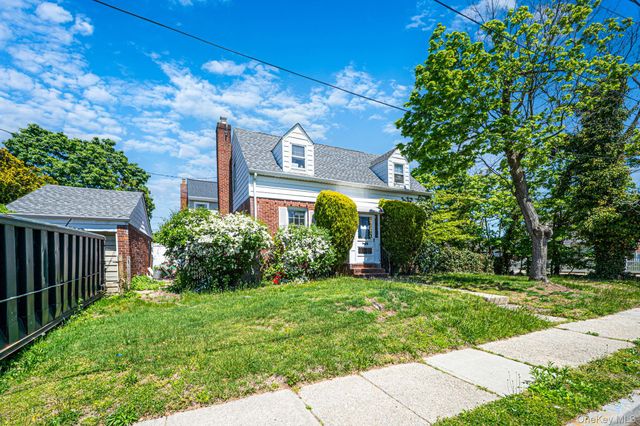 140 Freeman Avenue, Elmont, NY 11003