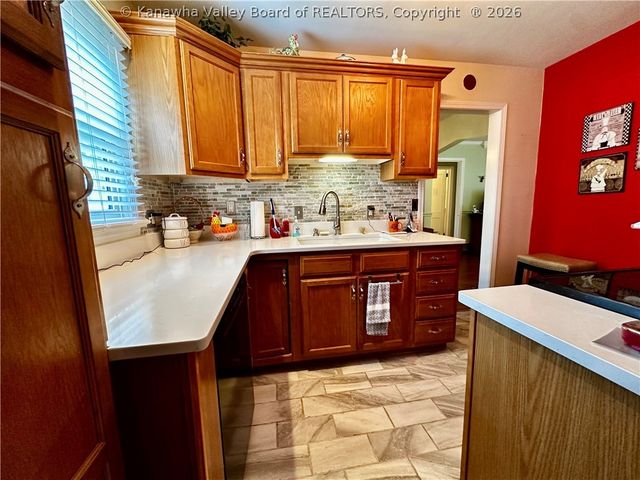 709 Kasick Drive, St Albans, WV 25177
