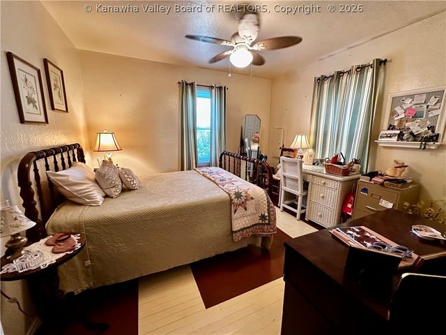 709 Kasick Drive, St Albans, WV 25177