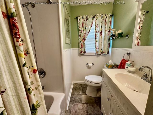 709 Kasick Drive, St Albans, WV 25177