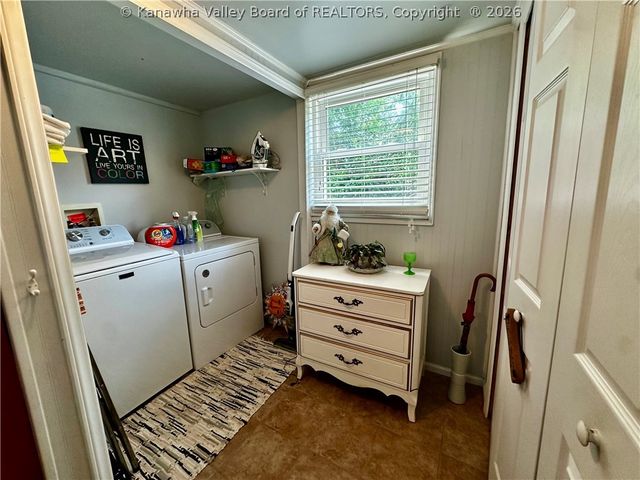 709 Kasick Drive, St Albans, WV 25177