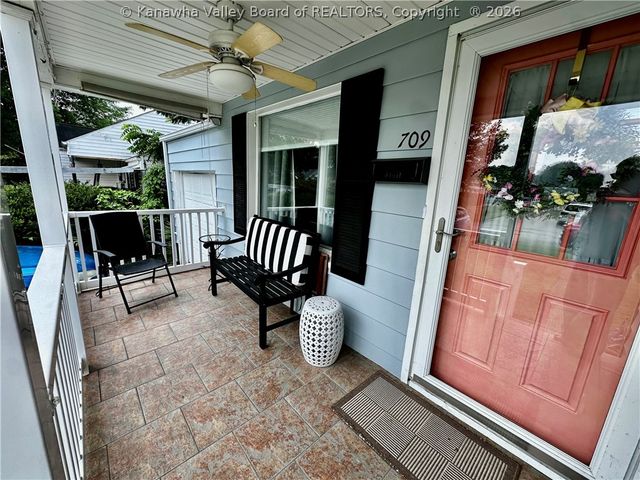 709 Kasick Drive, St Albans, WV 25177