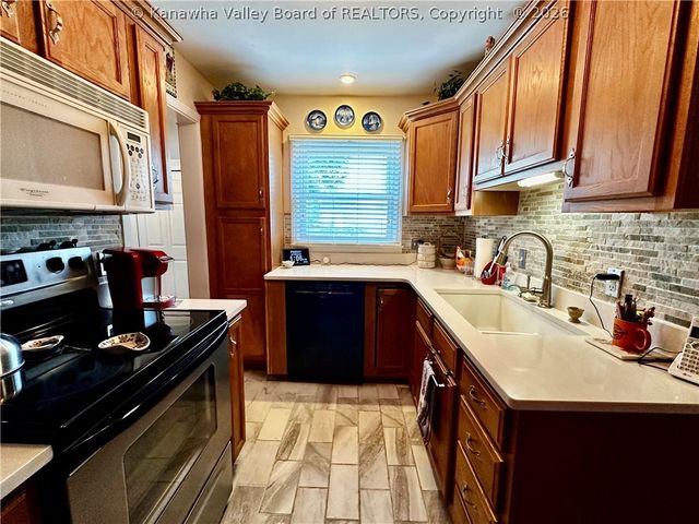 709 Kasick Drive, St Albans, WV 25177