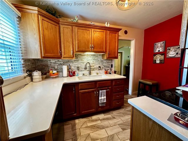 709 Kasick Drive, St Albans, WV 25177