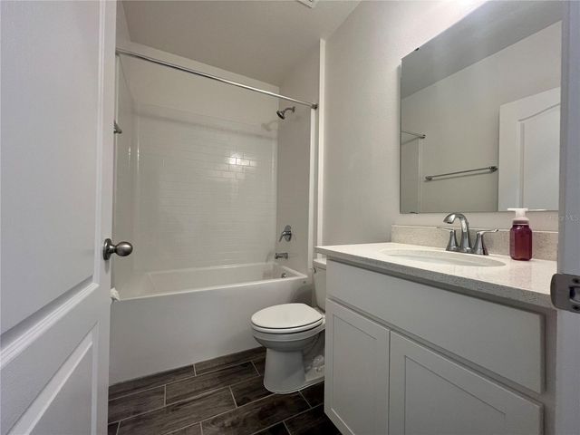 301 JACKSON LOOP, Deland, FL 32724