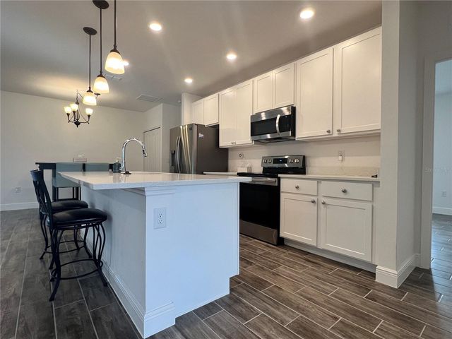 301 JACKSON LOOP, Deland, FL 32724