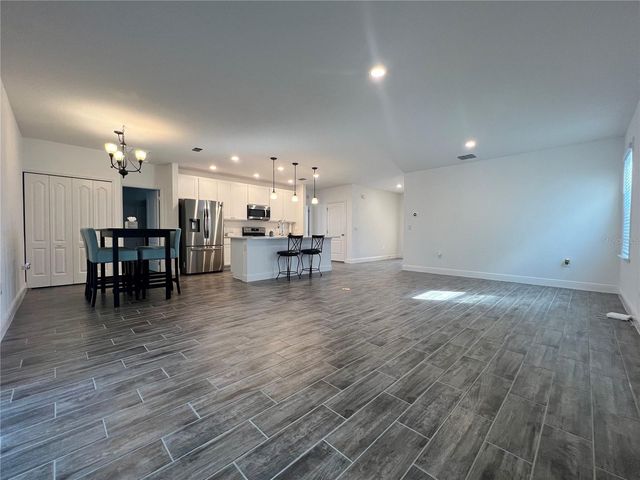 301 JACKSON LOOP, Deland, FL 32724