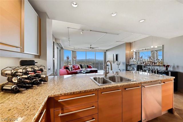 322 Karen Avenue 3802, Las Vegas, NV 89109