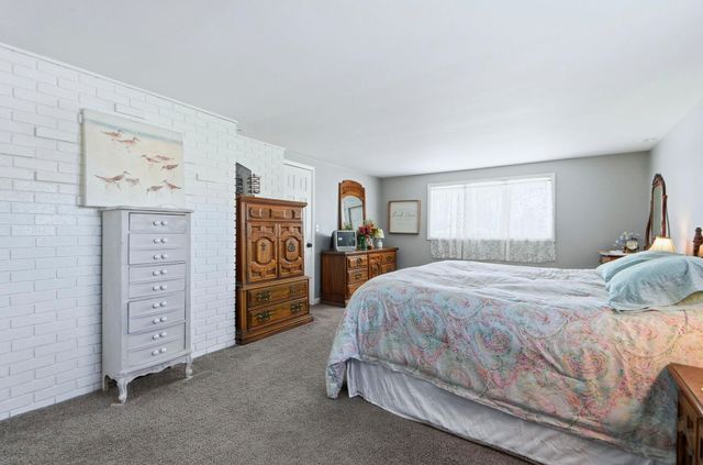 5626 Dartmouth Drive, Fort Wayne, IN 46825