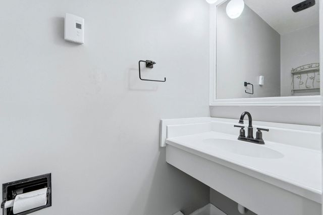 5626 Dartmouth Drive, Fort Wayne, IN 46825