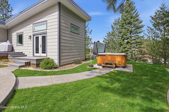 944 N Balcony DR, Coeur D'alene, ID 83814